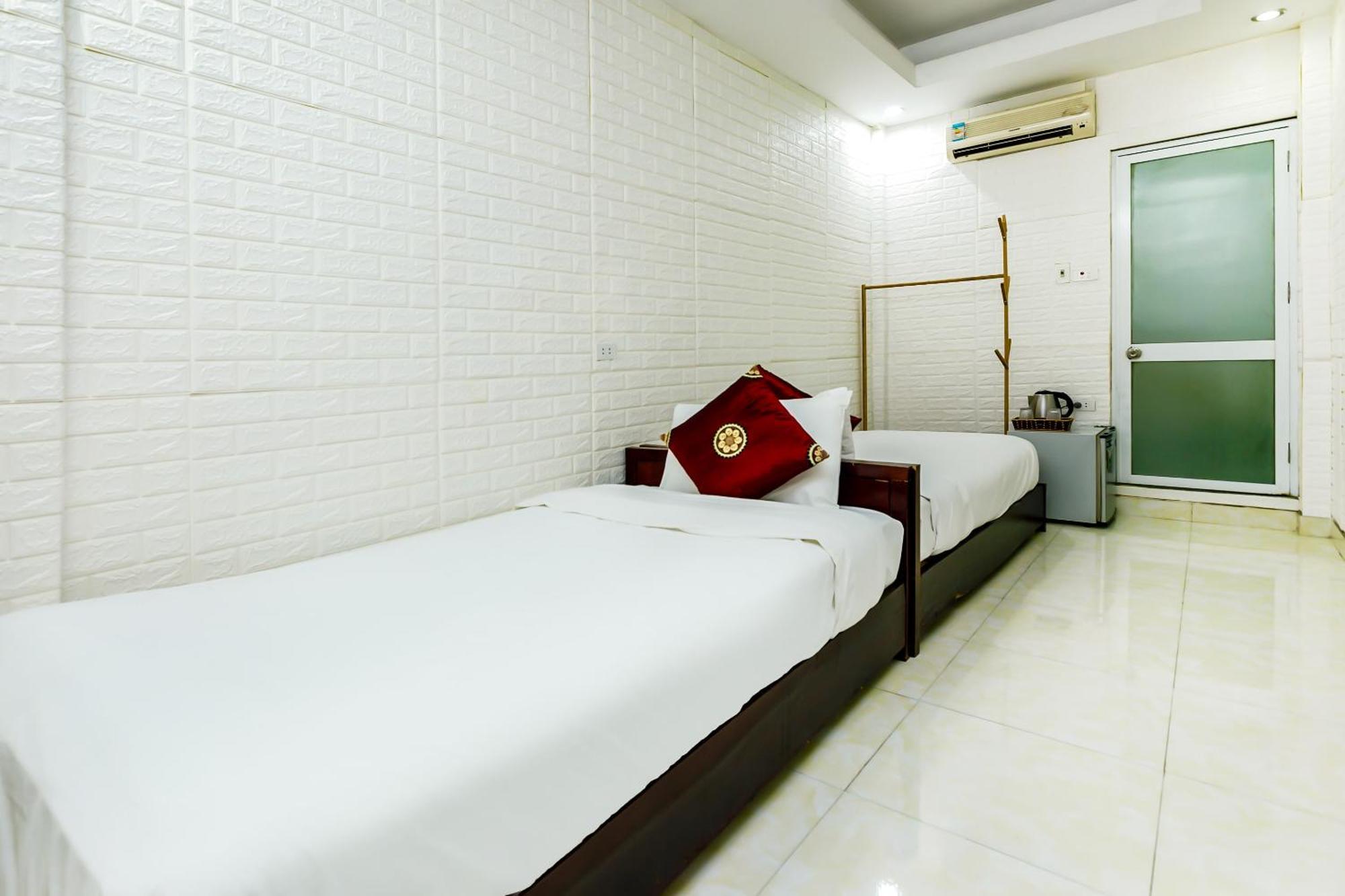 Oyo 604 Queen Hotel Spot-On ハノイ市 エクステリア 写真