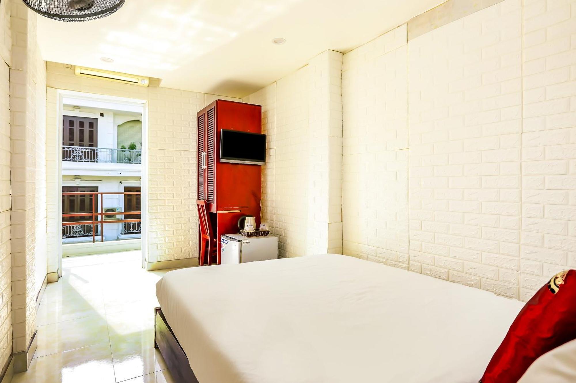 Oyo 604 Queen Hotel Spot-On ハノイ市 エクステリア 写真