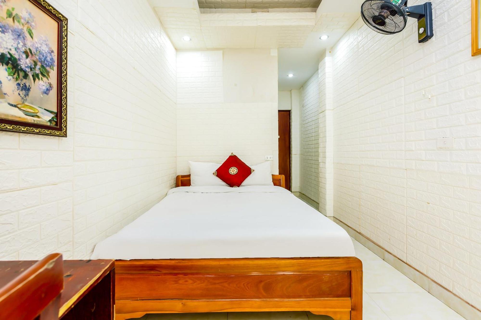 Oyo 604 Queen Hotel Spot-On ハノイ市 エクステリア 写真